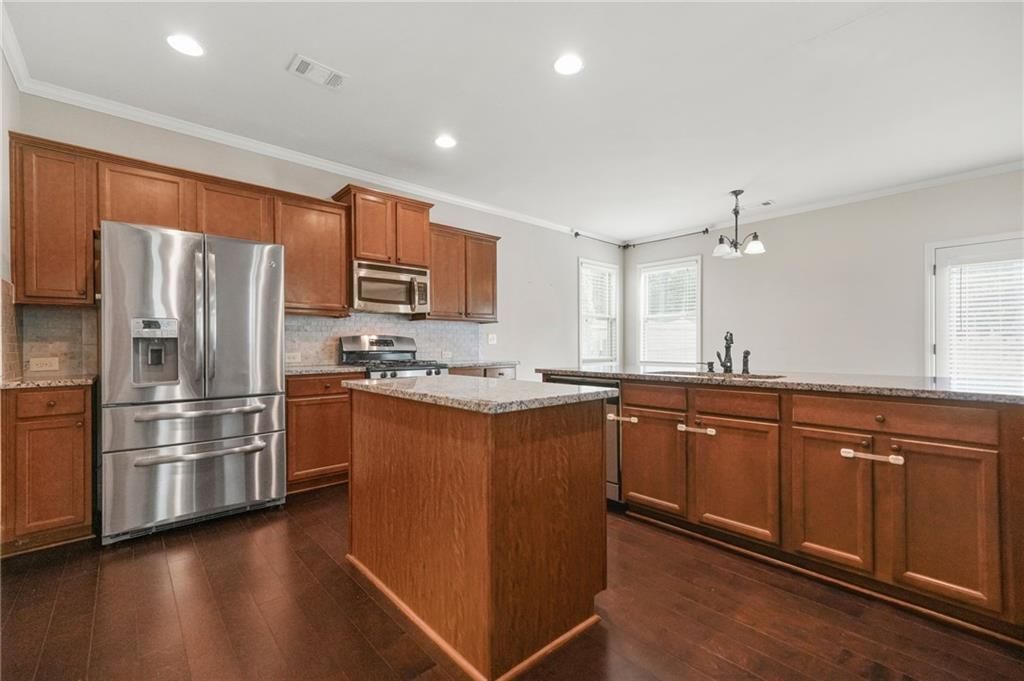 Image 14 of property listing at 1365 Delo Lane, Cumming, GA 30041