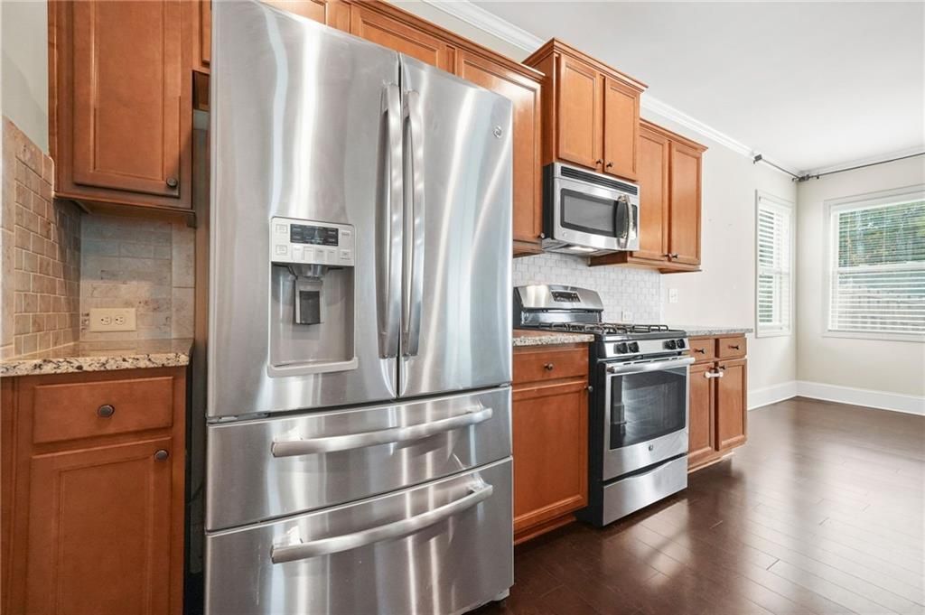 Image 16 of property listing at 1365 Delo Lane, Cumming, GA 30041