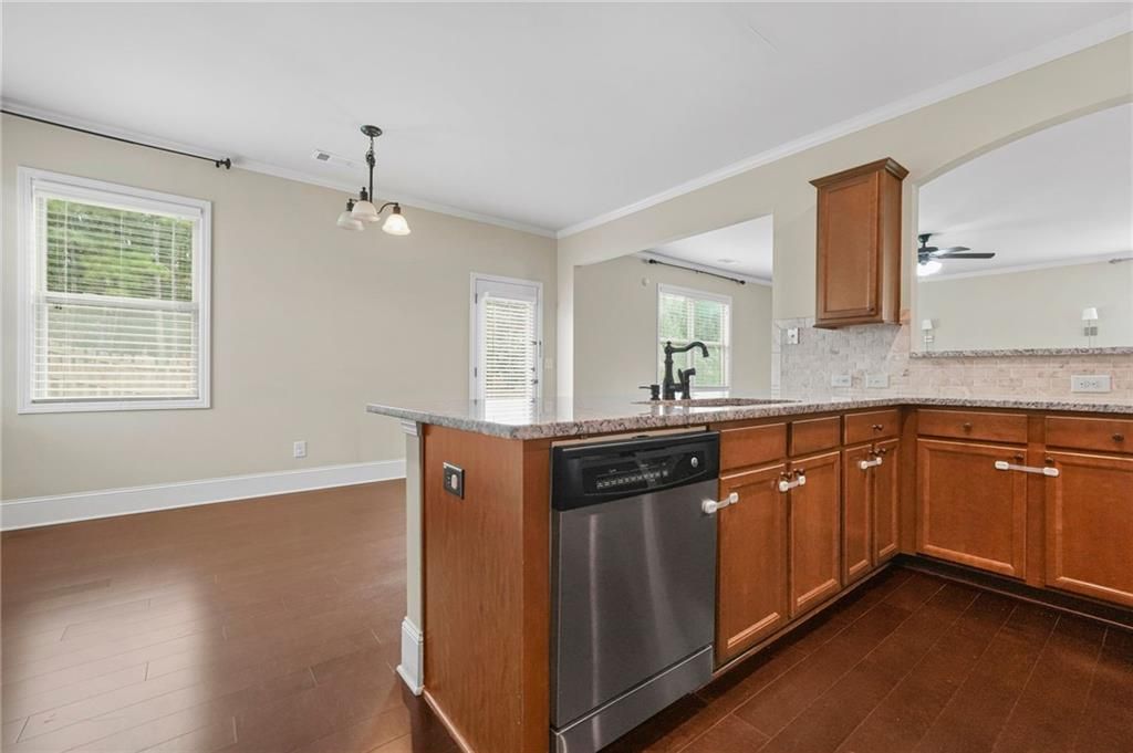 Image 17 of property listing at 1365 Delo Lane, Cumming, GA 30041