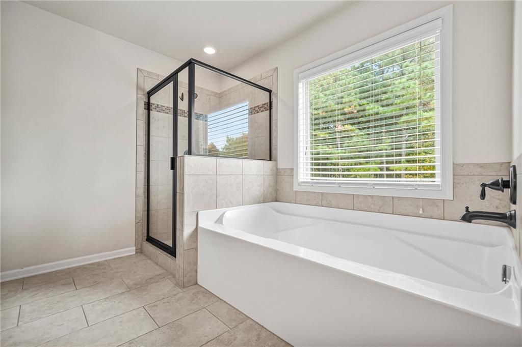 Image 27 of property listing at 1365 Delo Lane, Cumming, GA 30041