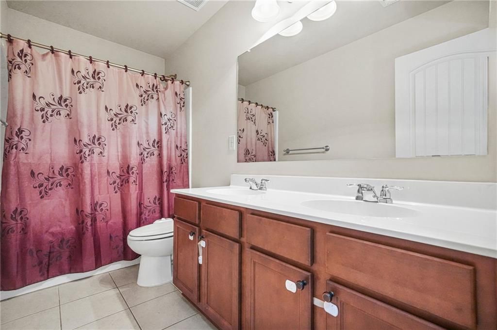 Image 36 of property listing at 1365 Delo Lane, Cumming, GA 30041