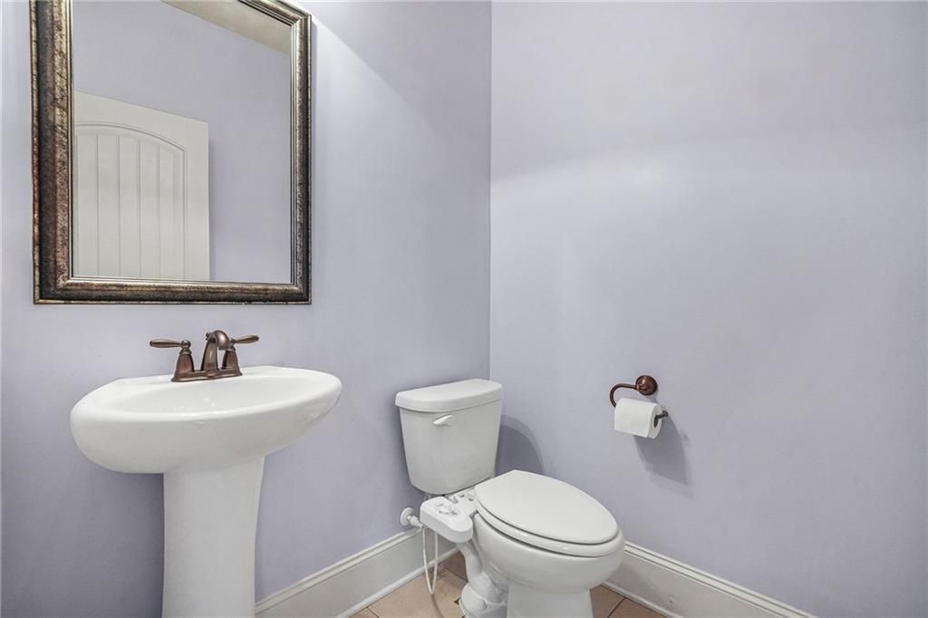 Image 40 of property listing at 1365 Delo Lane, Cumming, GA 30041