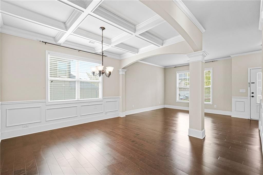 Image 8 of property listing at 1365 Delo Lane, Cumming, GA 30041