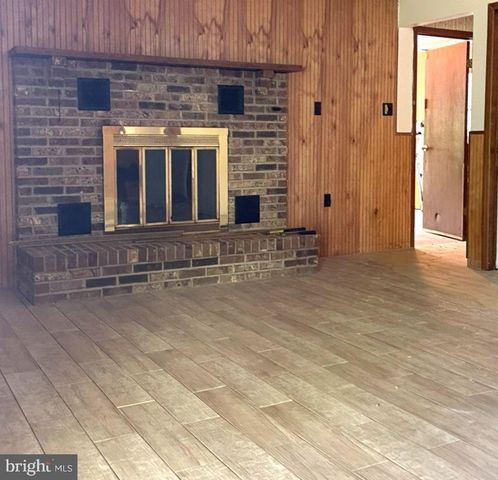 83 OAKLAND DR, Pittsgrove, NJ 08318