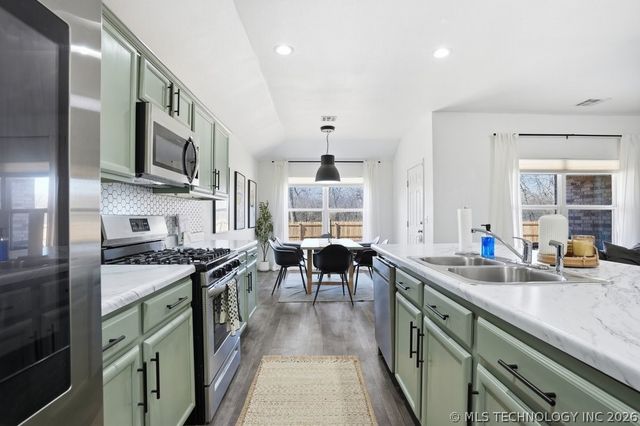 15930 S 74th East Avenue, Bixby, OK 74008