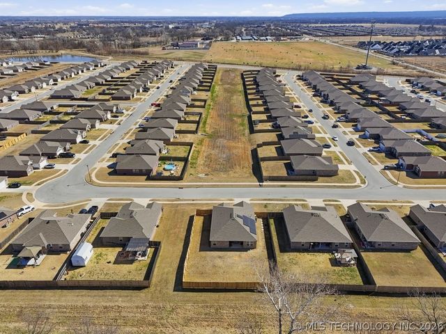 15930 S 74th East Avenue, Bixby, OK 74008