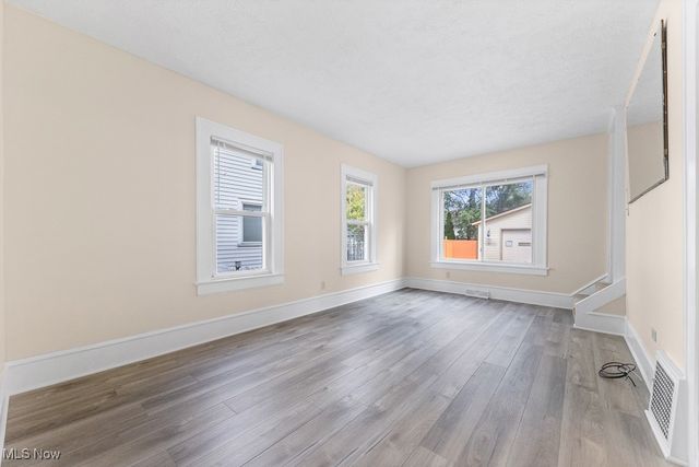 499 Tompkins Avenue, Akron, OH 44305