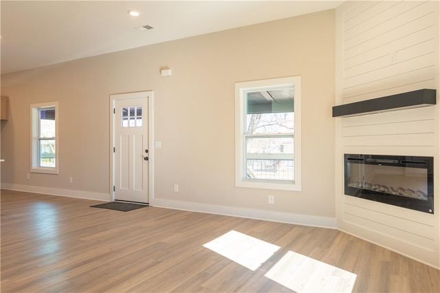 34 Elm St, Aragon, GA 30104