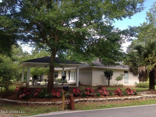 6509 Shore Drive, Ocean Springs, MS 39564