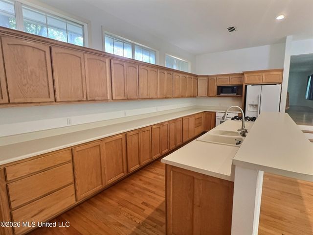 6509 Shore Drive, Ocean Springs, MS 39564