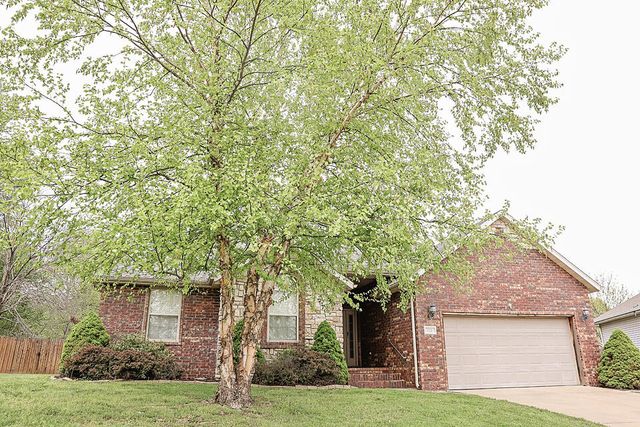 611 South Monterrey Avenue, Springfield, MO 65802