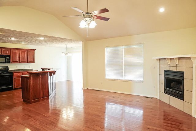 611 South Monterrey Avenue, Springfield, MO 65802