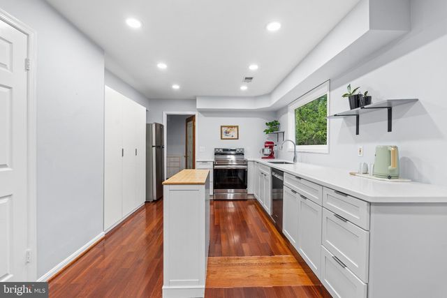 6832 COMPTON HEIGHTS, Clifton, VA 20124