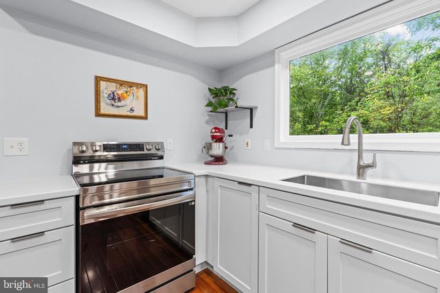 6832 COMPTON HEIGHTS, Clifton, VA 20124