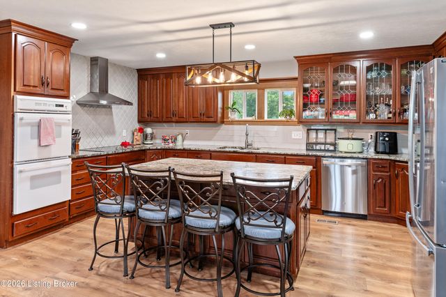 572 Watkins Glen Way, Taylorsville, KY 40071