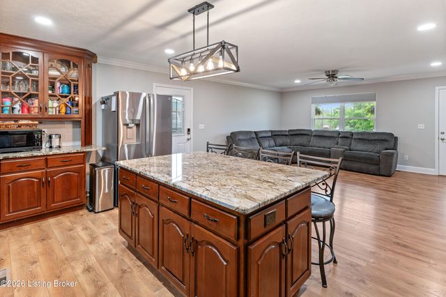 572 Watkins Glen Way, Taylorsville, KY 40071