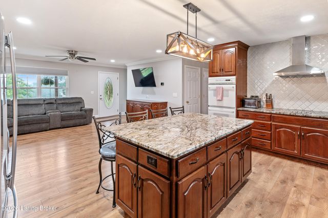 572 Watkins Glen Way, Taylorsville, KY 40071