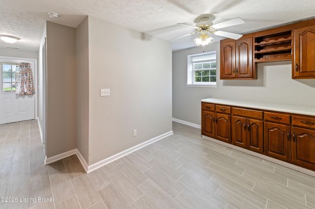 572 Watkins Glen Way, Taylorsville, KY 40071