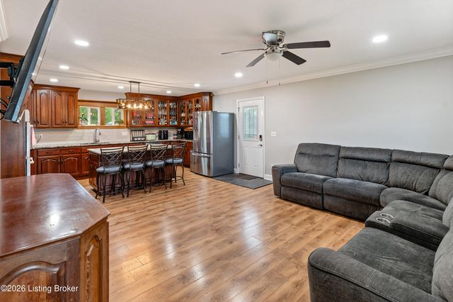 572 Watkins Glen Way, Taylorsville, KY 40071