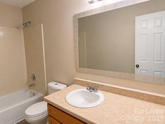7223 Winery Lane, Charlotte, NC 28227