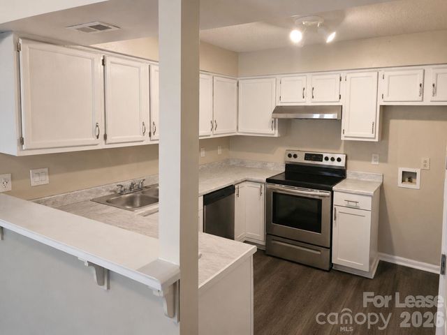 7223 Winery Lane, Charlotte, NC 28227