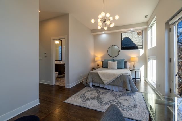 908 N Winchester Avenue, Chicago, IL 60622