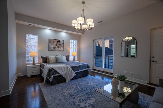 908 N Winchester Avenue, Chicago, IL 60622