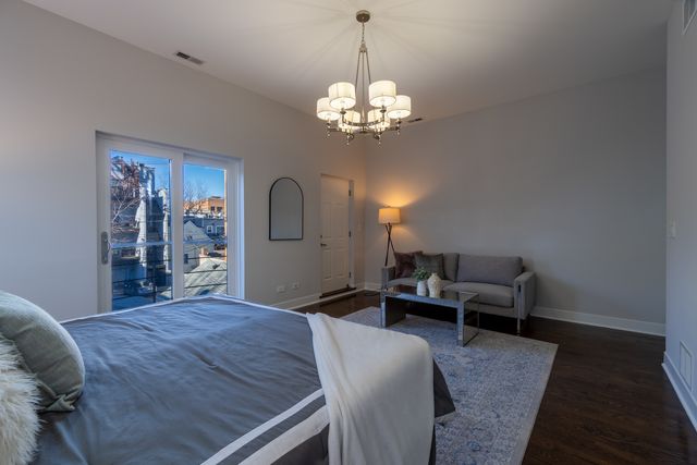 908 N Winchester Avenue, Chicago, IL 60622