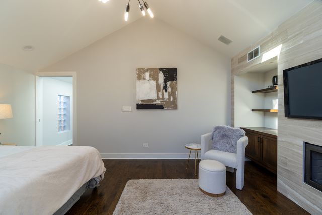 908 N Winchester Avenue, Chicago, IL 60622