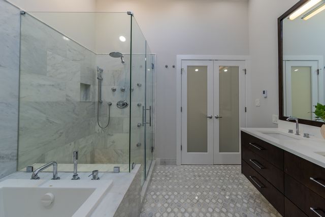 908 N Winchester Avenue, Chicago, IL 60622