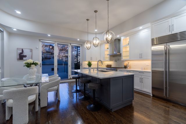 908 N Winchester Avenue, Chicago, IL 60622