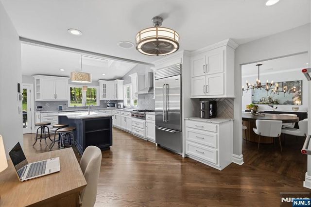 327 Woodside Avenue, Franklin Lakes, NJ 07417