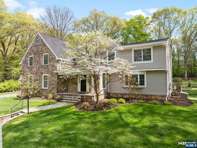 327 Woodside Avenue, Franklin Lakes, NJ 07417