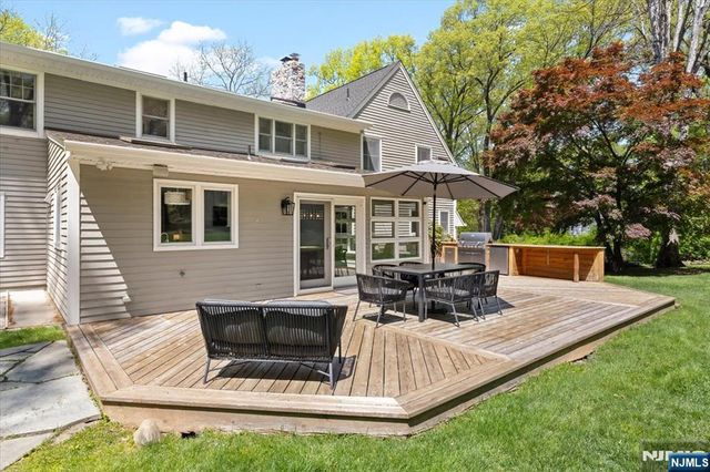 327 Woodside Avenue, Franklin Lakes, NJ 07417