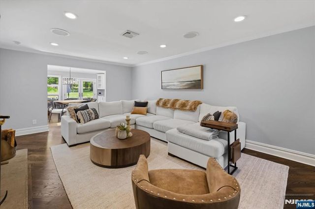 327 Woodside Avenue, Franklin Lakes, NJ 07417