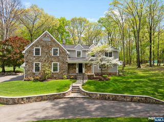 327 Woodside Avenue, Franklin Lakes, NJ 07417