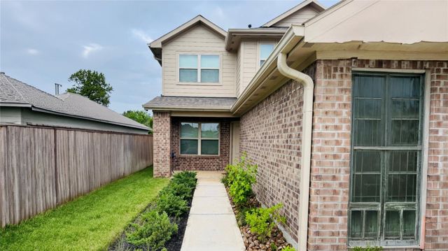 17722 Grove Hill Drive, Hockley, TX 77447