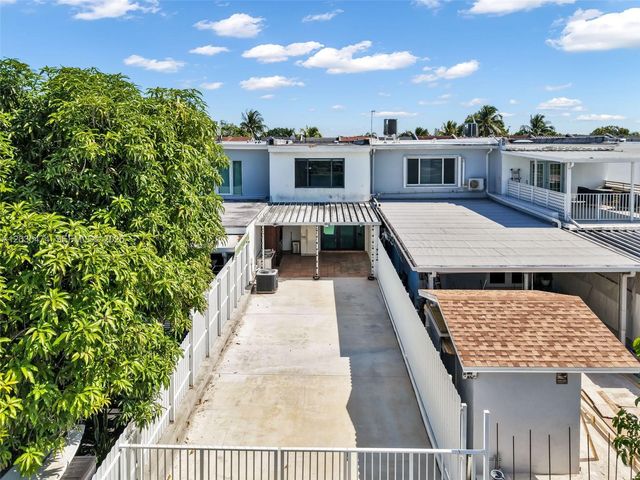 1647 W 72nd St, Hialeah, FL 33014
