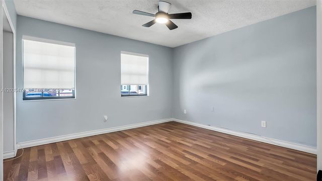 1647 W 72nd St, Hialeah, FL 33014