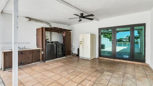 1647 W 72nd St, Hialeah, FL 33014