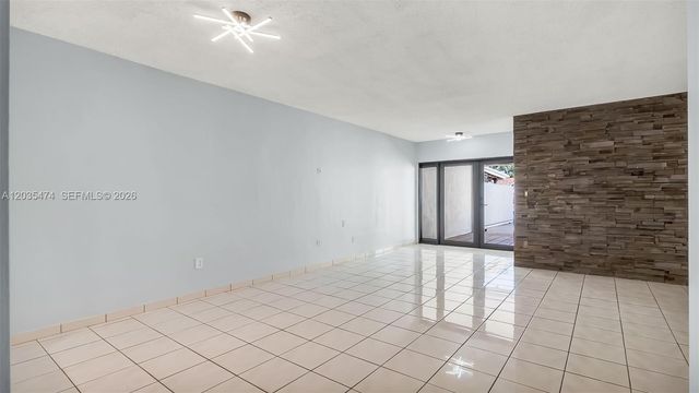 1647 W 72nd St, Hialeah, FL 33014