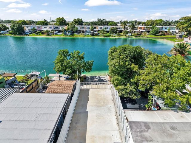 1647 W 72nd St, Hialeah, FL 33014