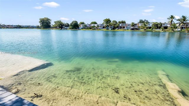 1647 W 72nd St, Hialeah, FL 33014