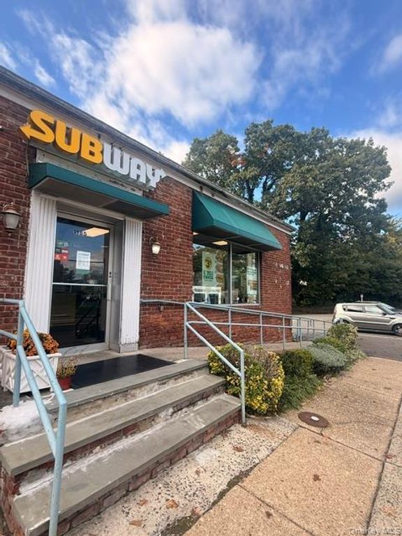 1185 Willis Avenue, Albertson, NY 11507 — exterior