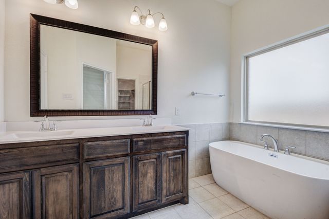 7235 Crowell Avenue, Arlington, TX 76002