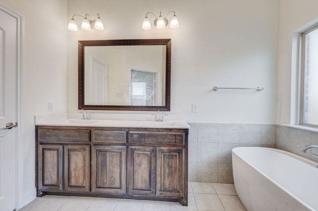 7235 Crowell Avenue, Arlington, TX 76002