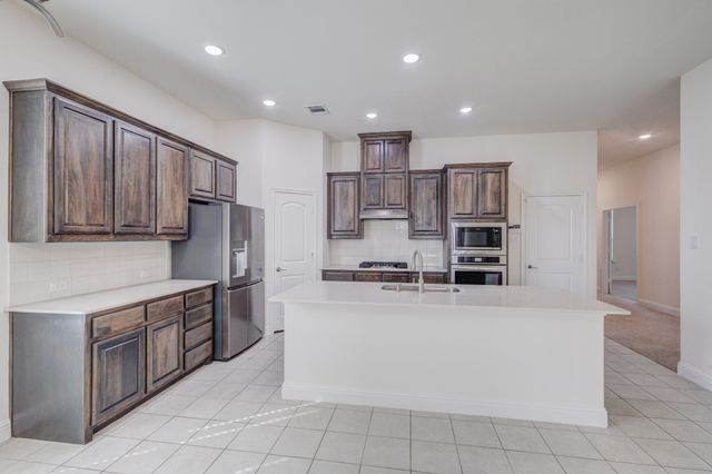 7235 Crowell Avenue, Arlington, TX 76002