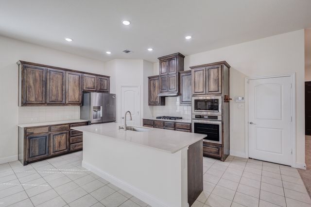 7235 Crowell Avenue, Arlington, TX 76002