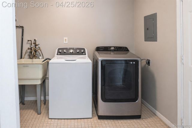 9263 Sylvia Street, Taylor, MI 48180