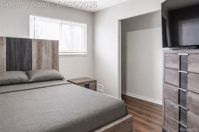 9263 Sylvia Street, Taylor, MI 48180